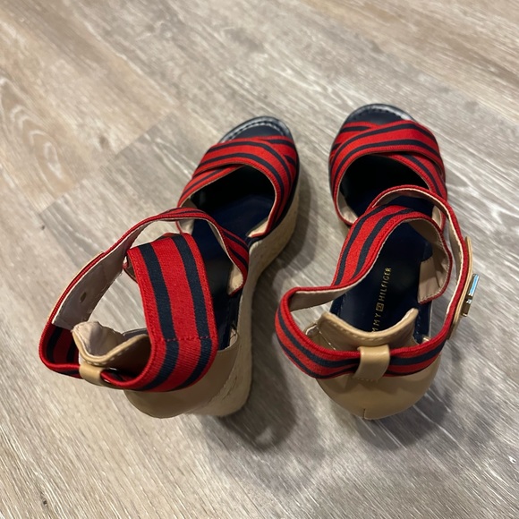 Tommy Hilfiger Theia Espadrille Wedge Sandals are a size 6 1/2. - Picture 4 of 7